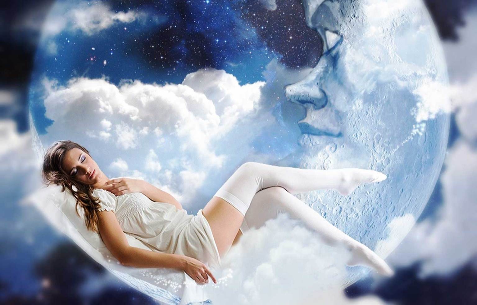 Слушать мне приснился сон в сказочном краю. Сновидения. Девушка в облаках. Девушка летает в облаках. Сны и сновидения.